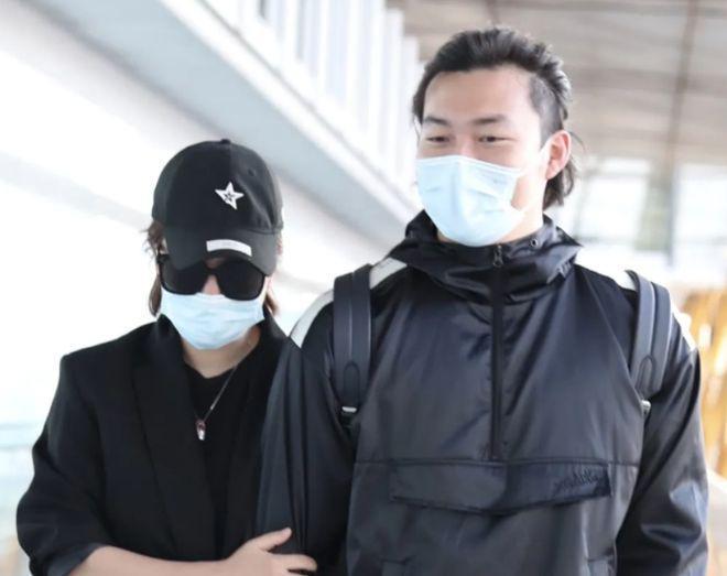 马丽哭诉没有童年，因父母离婚心理有创伤，只想珍惜现在