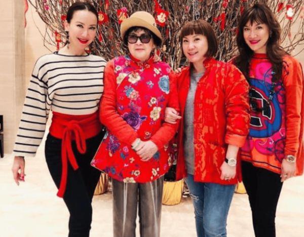 李玟母亲带女儿们回武汉！正物色墓园，CoCo或葬老家