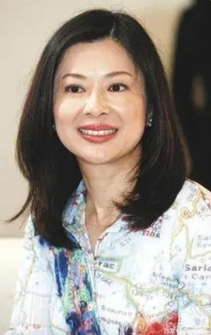 那位曾在费翔身边的舞者，稳坐富士康老板娘竟也15年了…