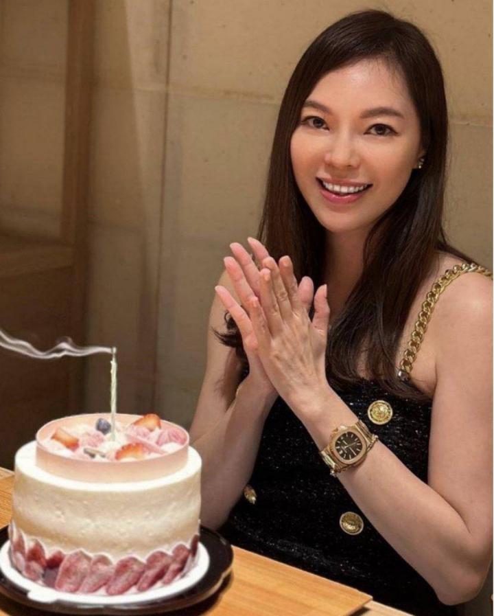 那位曾在费翔身边的舞者，稳坐富士康老板娘竟也15年了…