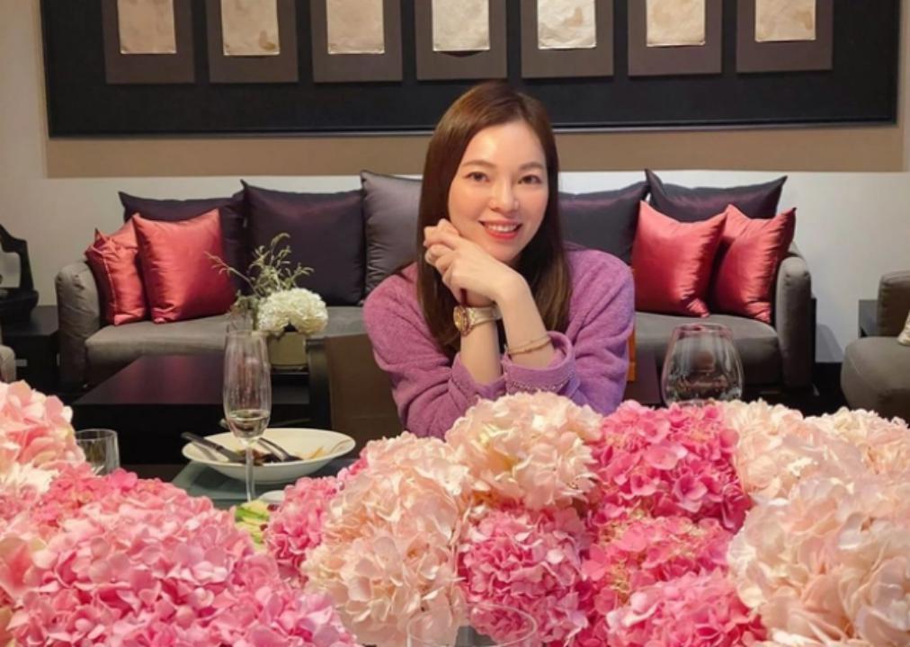 那位曾在费翔身边的舞者，稳坐富士康老板娘竟也15年了…