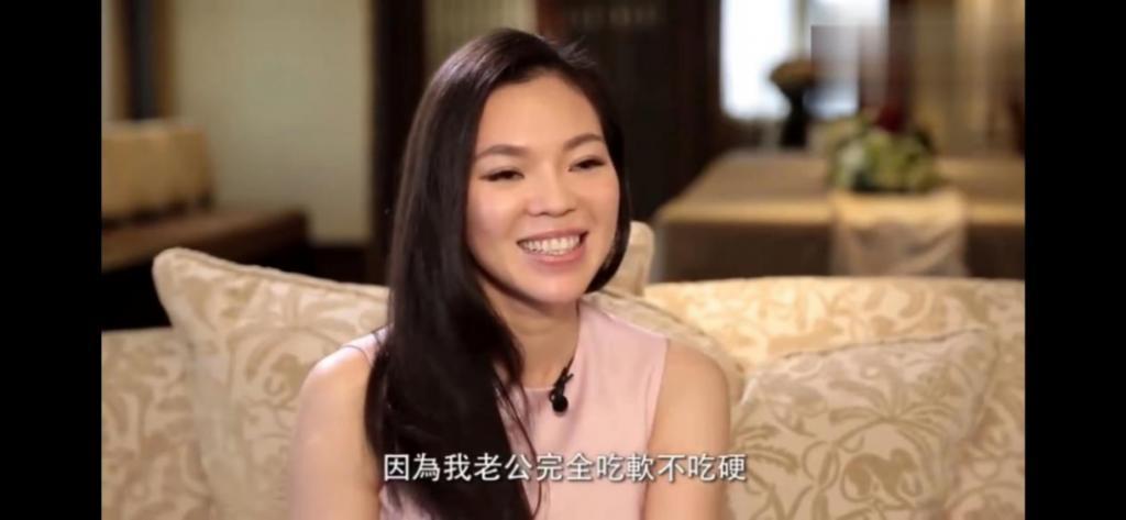 那位曾在费翔身边的舞者，稳坐富士康老板娘竟也15年了…