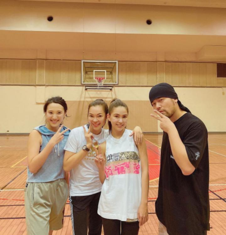 那位曾在费翔身边的舞者，稳坐富士康老板娘竟也15年了…