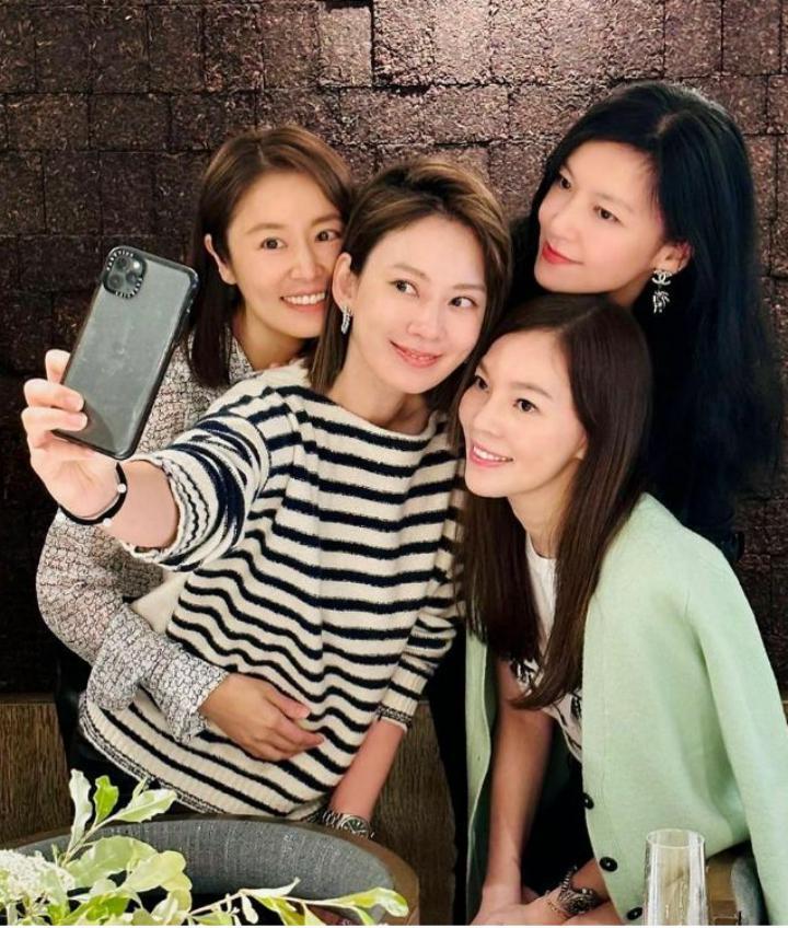 那位曾在费翔身边的舞者，稳坐富士康老板娘竟也15年了…