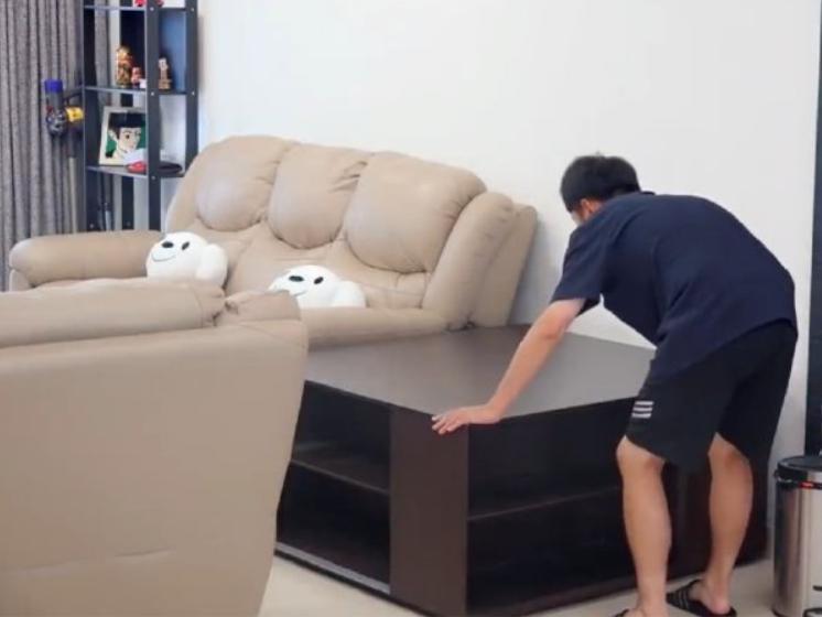 重度洁癖，“独居老人”，47岁的李维嘉活得开心吗？