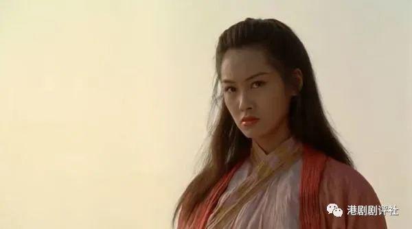 朱茵久违复出拍港剧，新剧演严厉教师获女儿现场探班