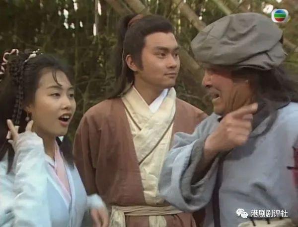 朱茵久违复出拍港剧，新剧演严厉教师获女儿现场探班