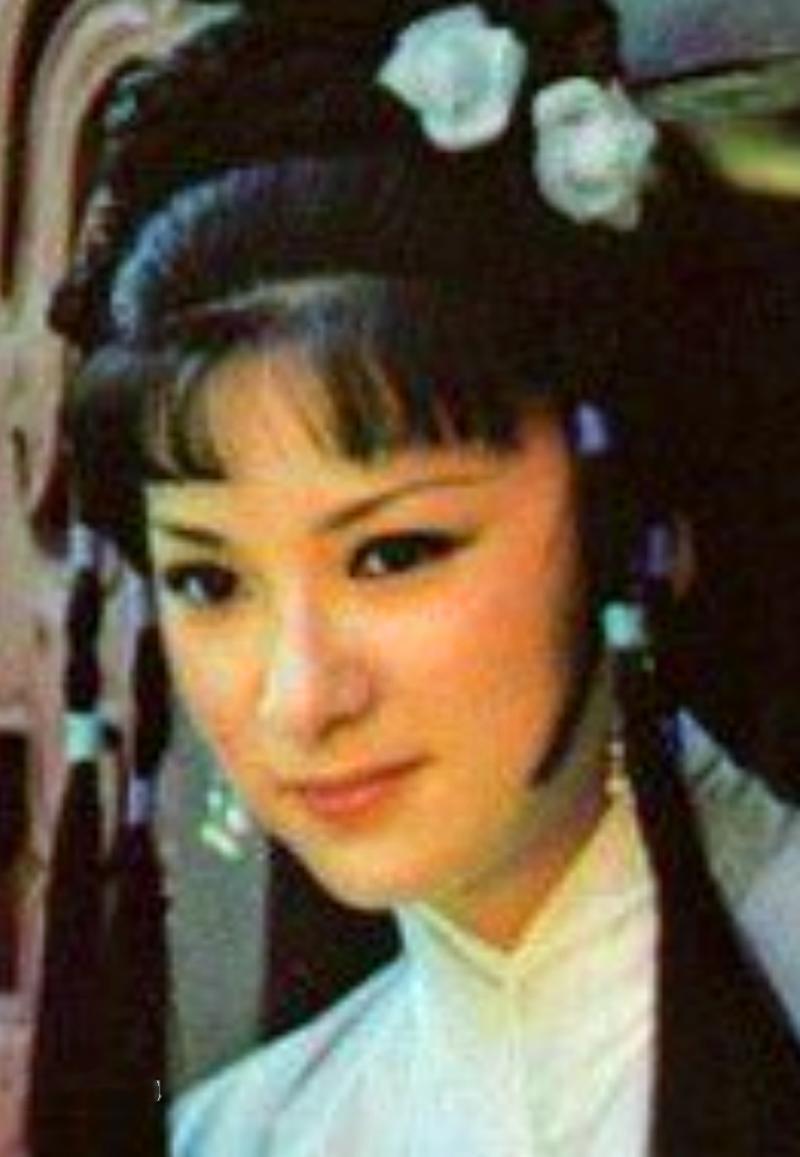 新林黛玉惹争议，几人能撑起气质？有人能锄两亩地，有人从书中走出