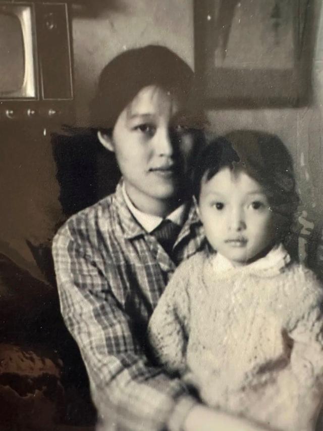 51岁吴越怒撕造谣者：颠覆人淡如菊，如何活成清醒的大女主？