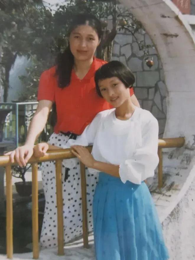 51岁吴越怒撕造谣者：颠覆人淡如菊，如何活成清醒的大女主？