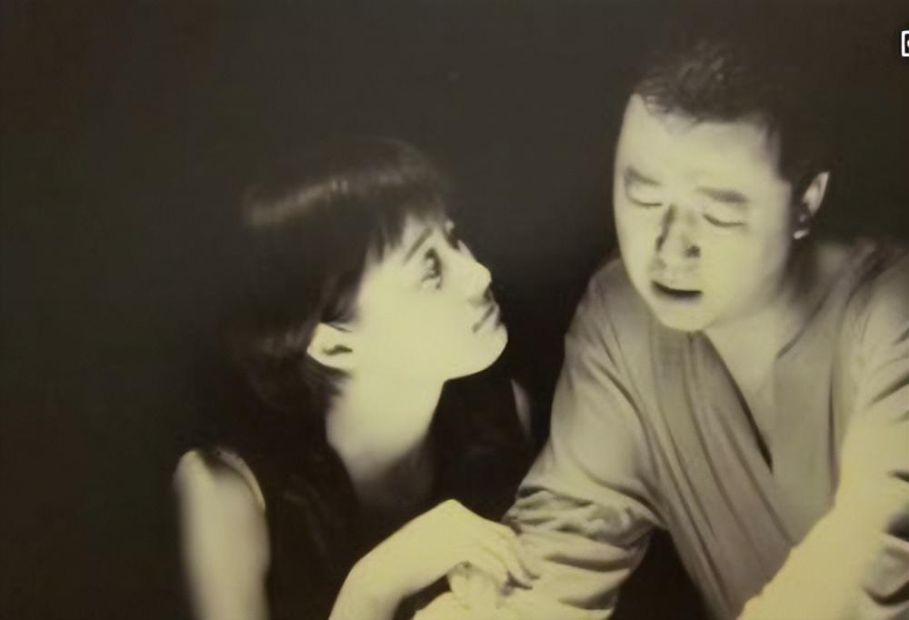 51岁吴越怒撕造谣者：颠覆人淡如菊，如何活成清醒的大女主？