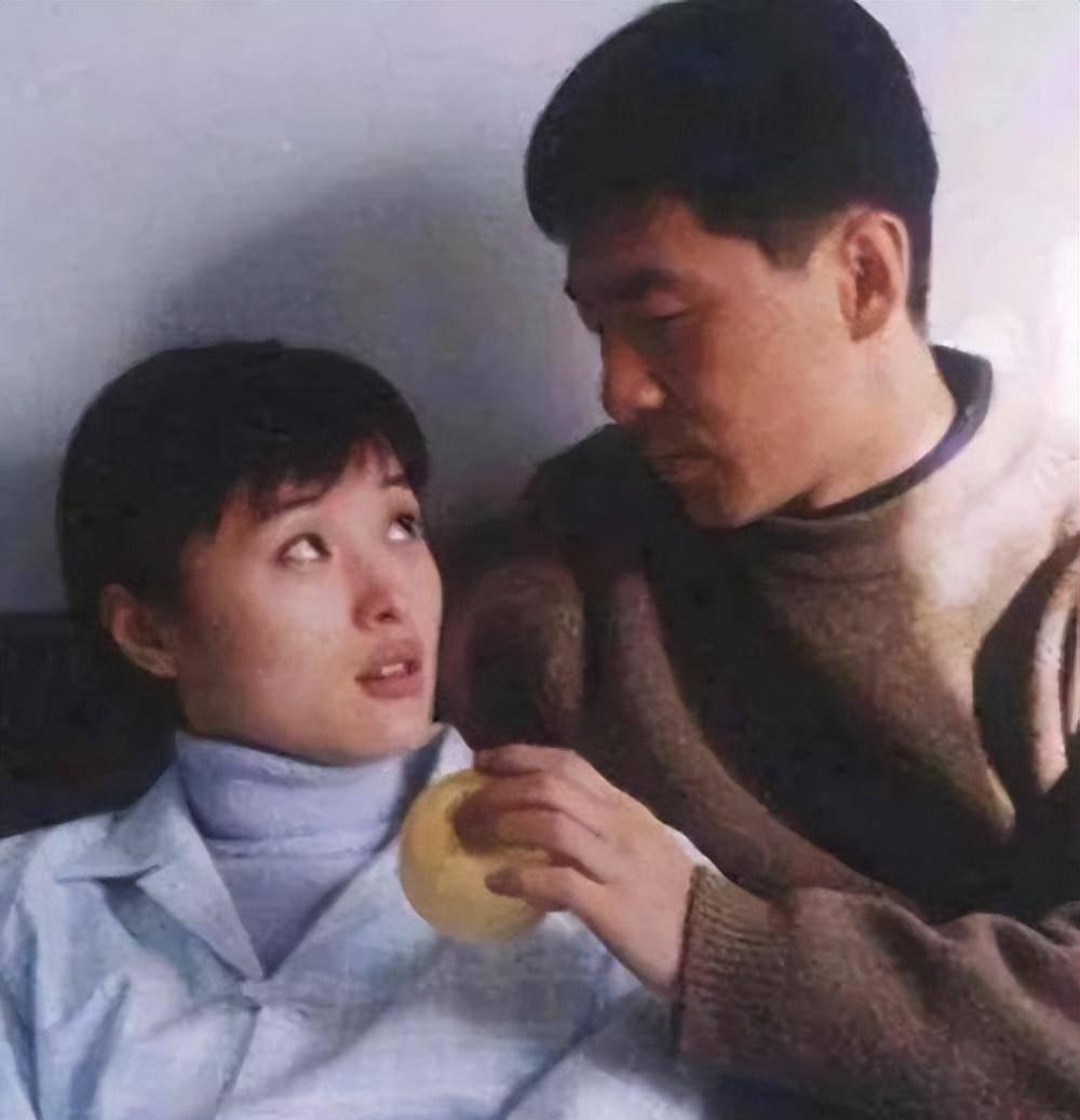 51岁吴越怒撕造谣者：颠覆人淡如菊，如何活成清醒的大女主？