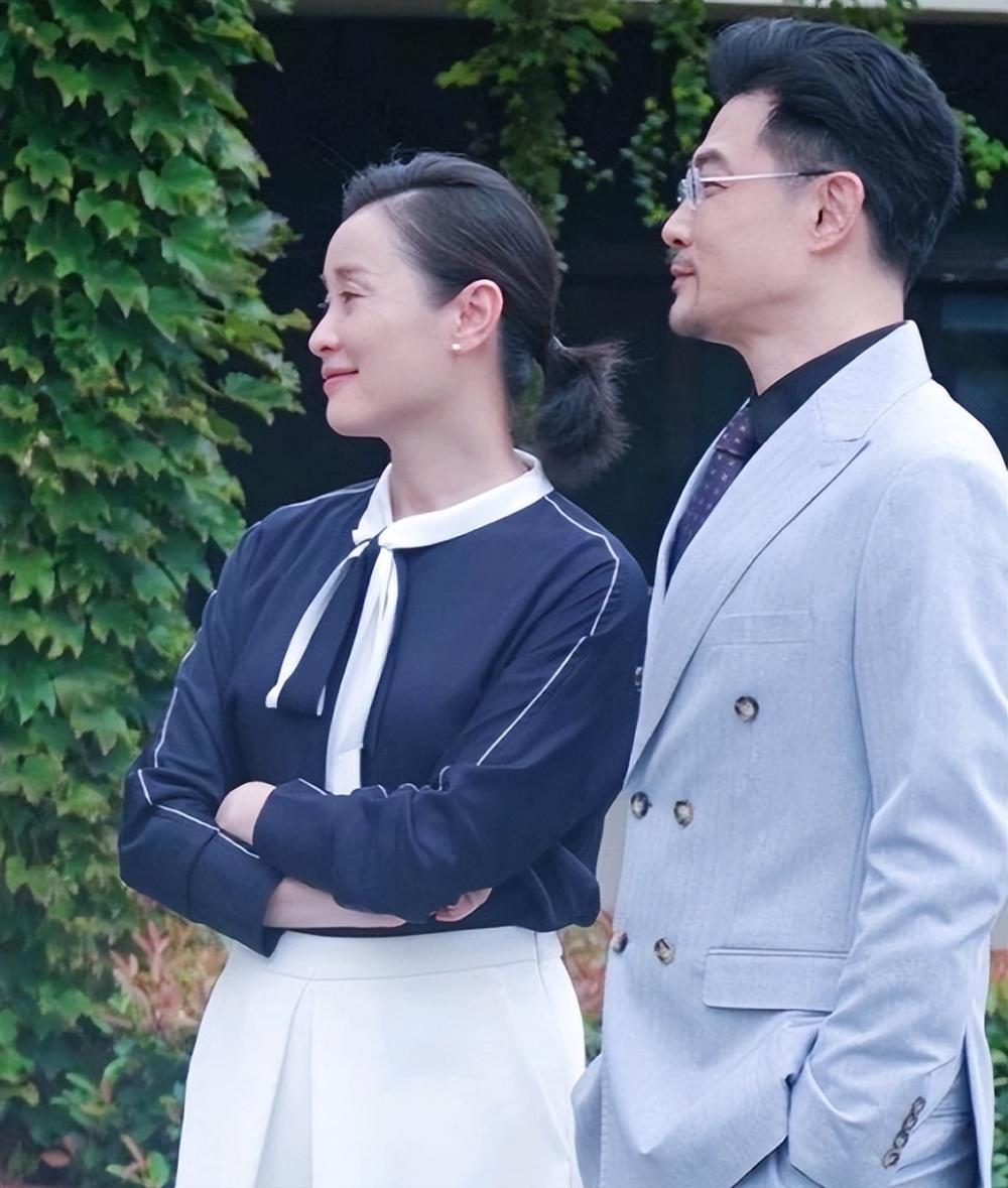 51岁吴越怒撕造谣者：颠覆人淡如菊，如何活成清醒的大女主？