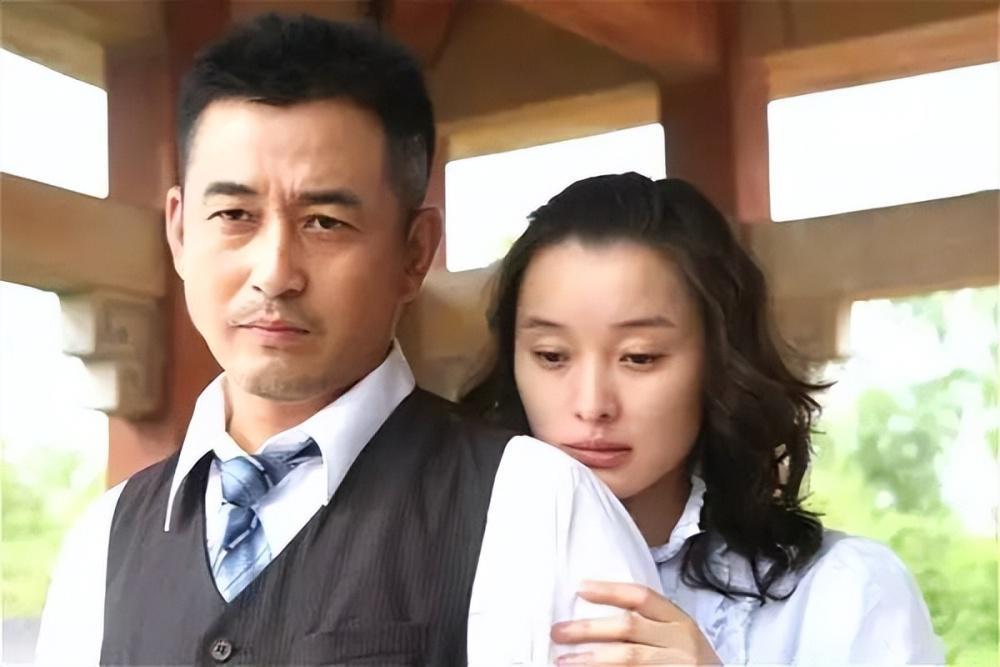 51岁吴越怒撕造谣者：颠覆人淡如菊，如何活成清醒的大女主？