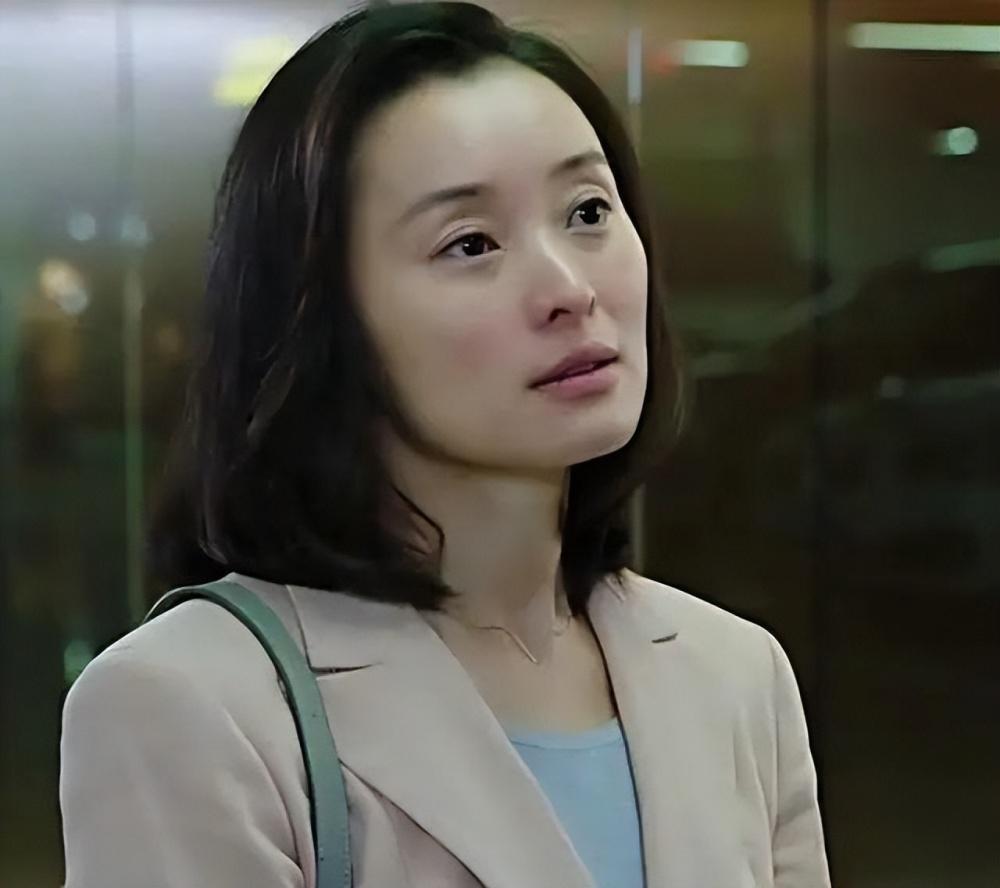 51岁吴越怒撕造谣者：颠覆人淡如菊，如何活成清醒的大女主？