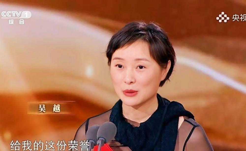 51岁吴越怒撕造谣者：颠覆人淡如菊，如何活成清醒的大女主？