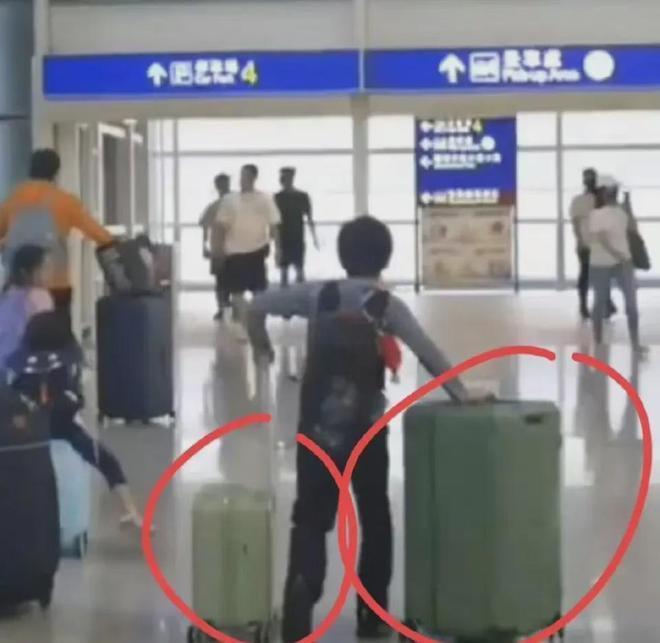 李嘉诚把孙女藏了24年，郭晶晶却天天晒娃，这就是霍家厉害之处