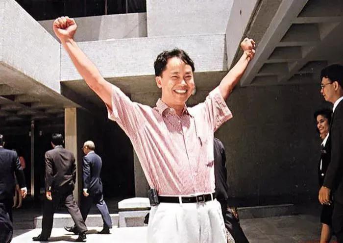 李嘉诚把孙女藏了24年，郭晶晶却天天晒娃，这就是霍家厉害之处