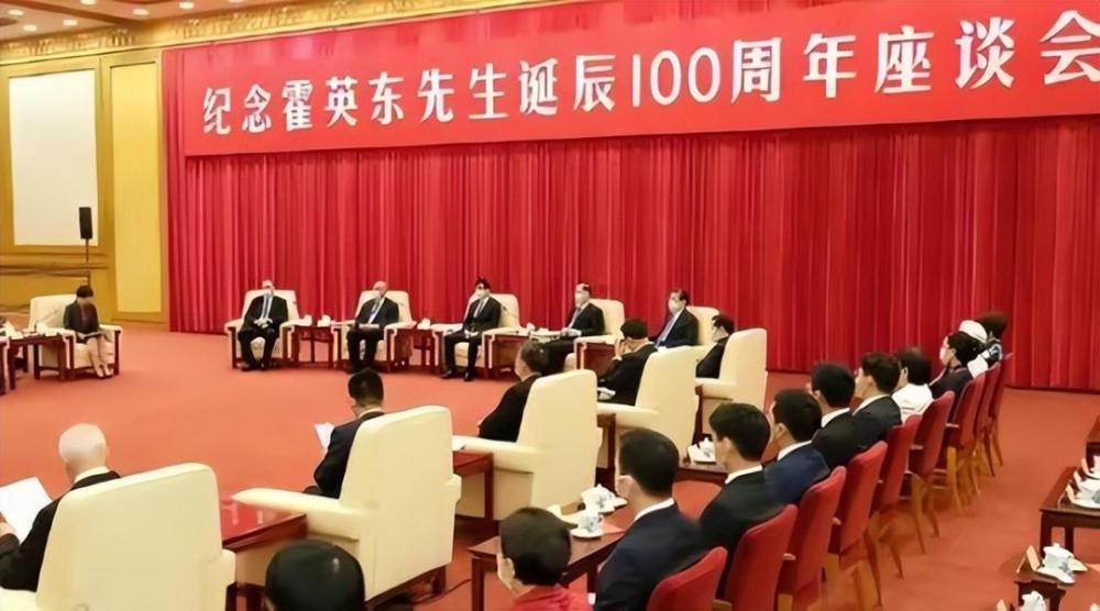 李嘉诚把孙女藏了24年，郭晶晶却天天晒娃，这就是霍家厉害之处