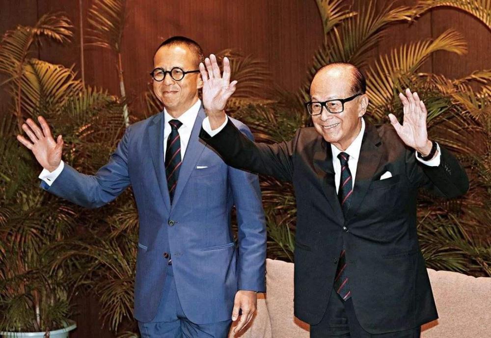 李嘉诚把孙女藏了24年，郭晶晶却天天晒娃，这就是霍家厉害之处