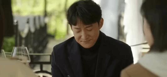 认真的吗？这俩年龄差这么多，她怎么看上他了？