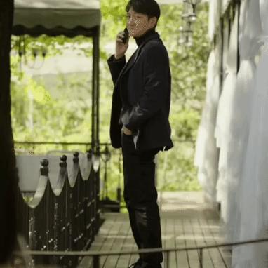 认真的吗？这俩年龄差这么多，她怎么看上他了？