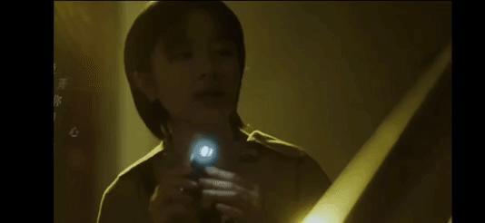 认真的吗？这俩年龄差这么多，她怎么看上他了？