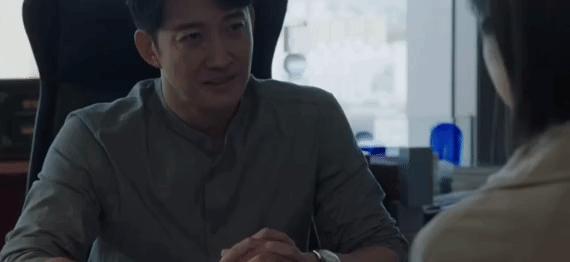 认真的吗？这俩年龄差这么多，她怎么看上他了？