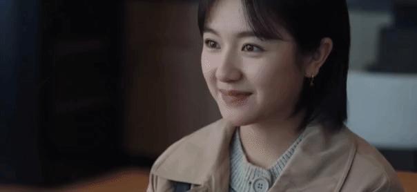 认真的吗？这俩年龄差这么多，她怎么看上他了？
