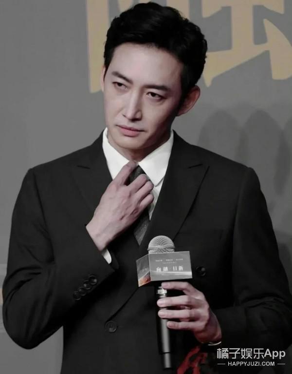 认真的吗？这俩年龄差这么多，她怎么看上他了？