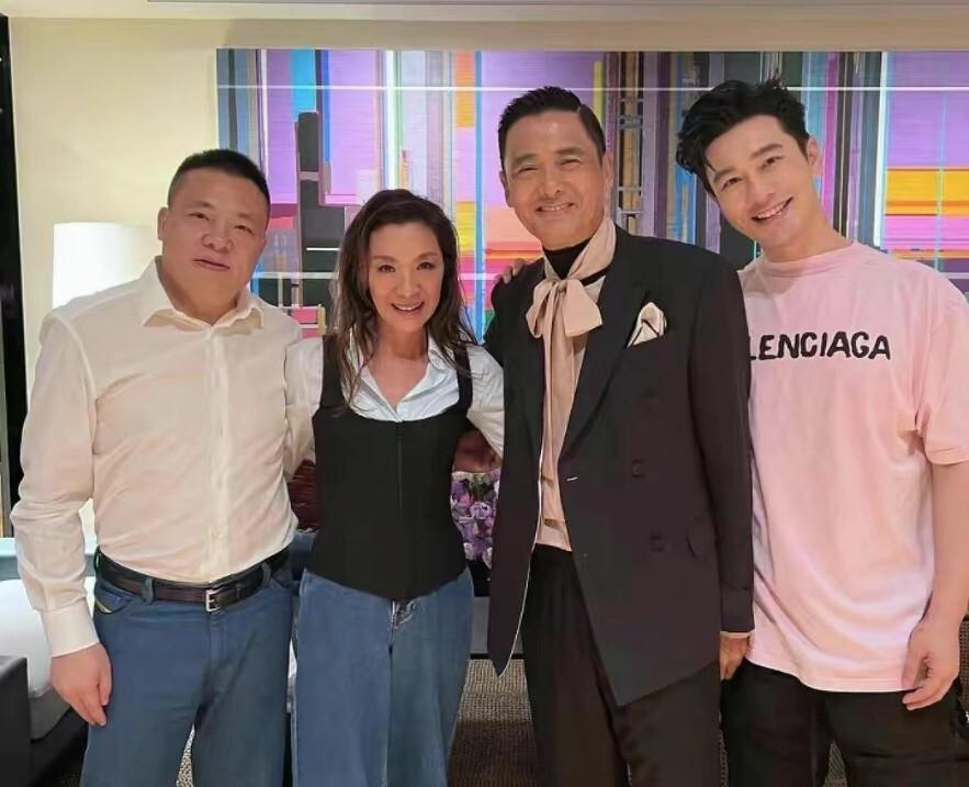 黄晓明豪宅引热议，细扒离婚后资产，这身家和人脉，绝对能更上一层楼