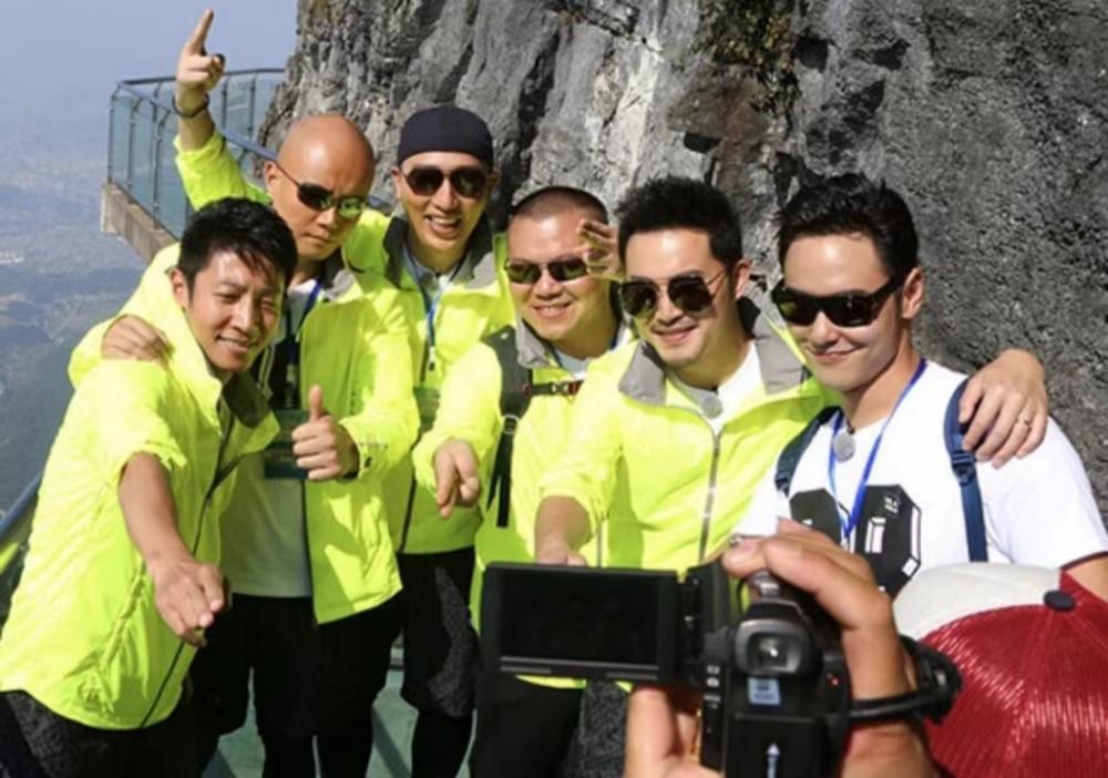 黄晓明豪宅引热议，细扒离婚后资产，这身家和人脉，绝对能更上一层楼