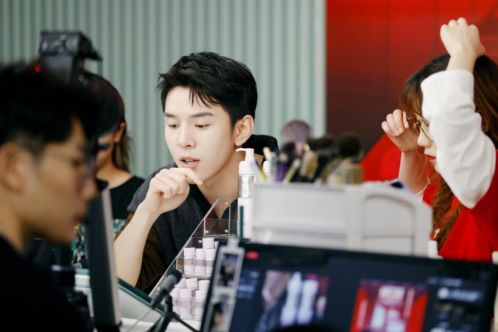 李佳琦们也是时候去其他地方开播了