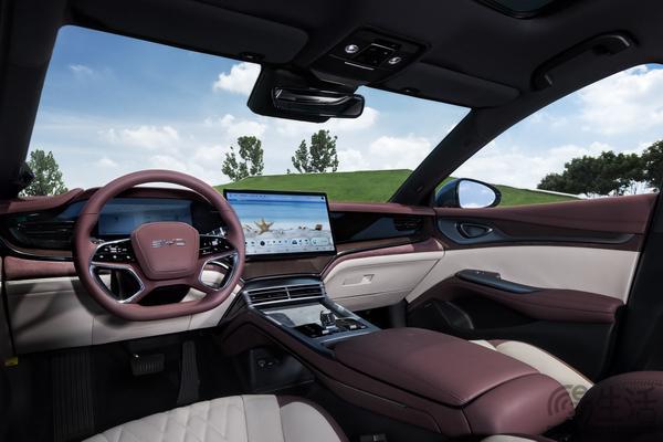 比亚迪海豹DM-i在成都车展开启预售 8月内上市