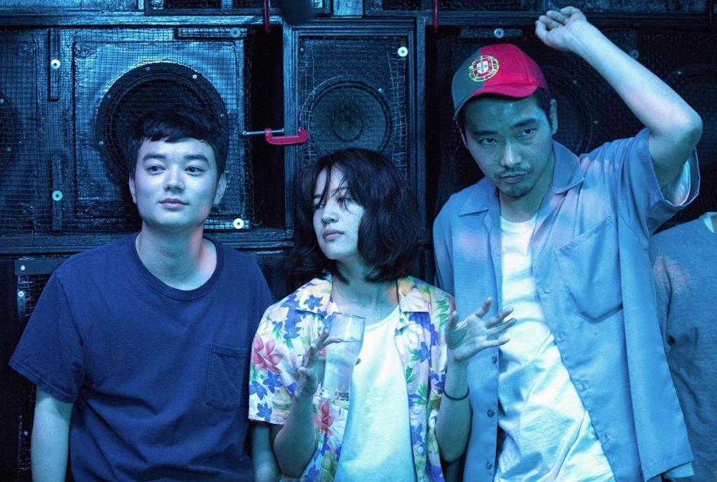 这顶流三角恋，被全网骂惨了