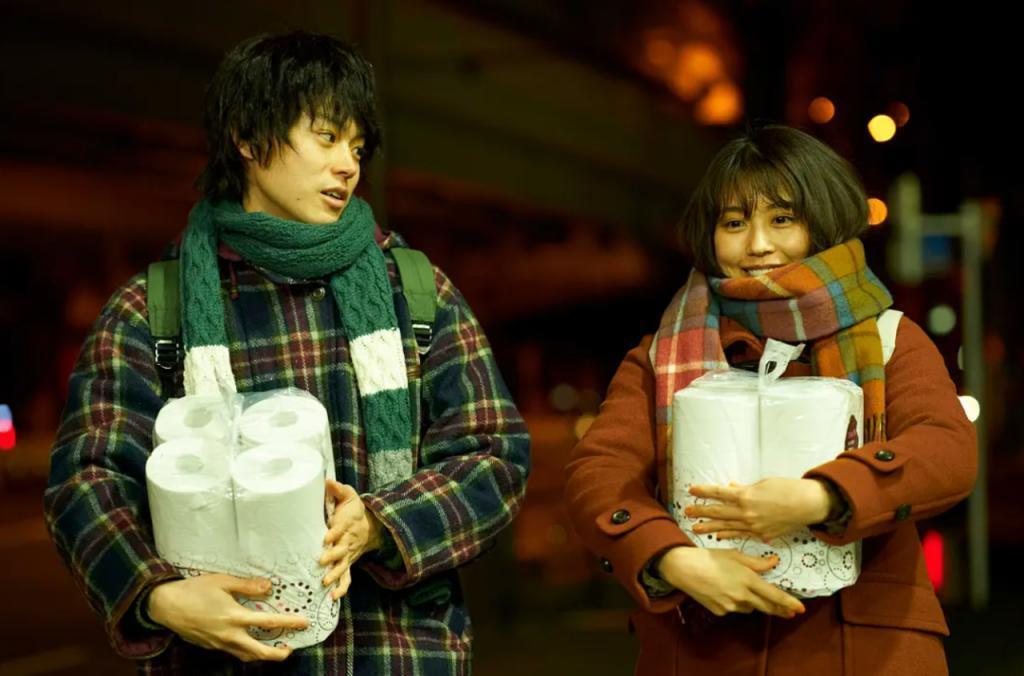 这顶流三角恋，被全网骂惨了