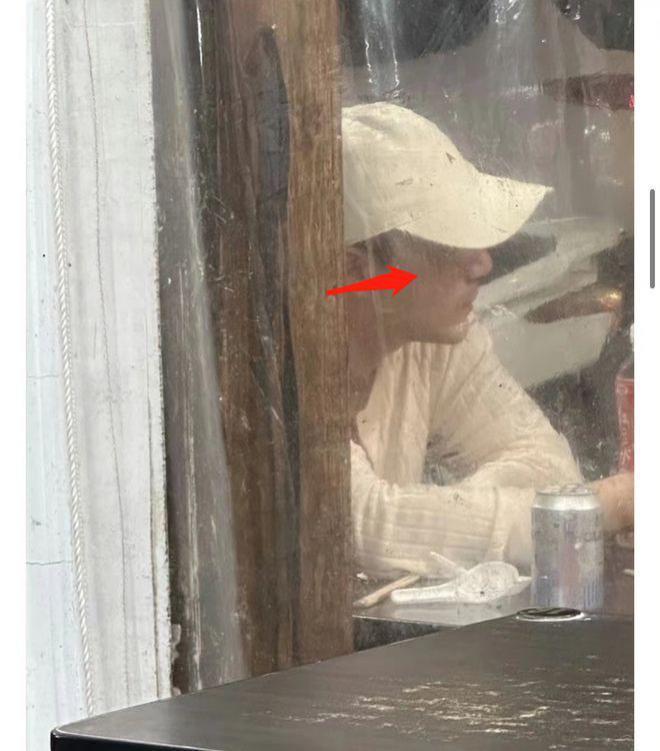 汪小菲疑又交台湾女友！和辣妹亲密吃台北路边摊