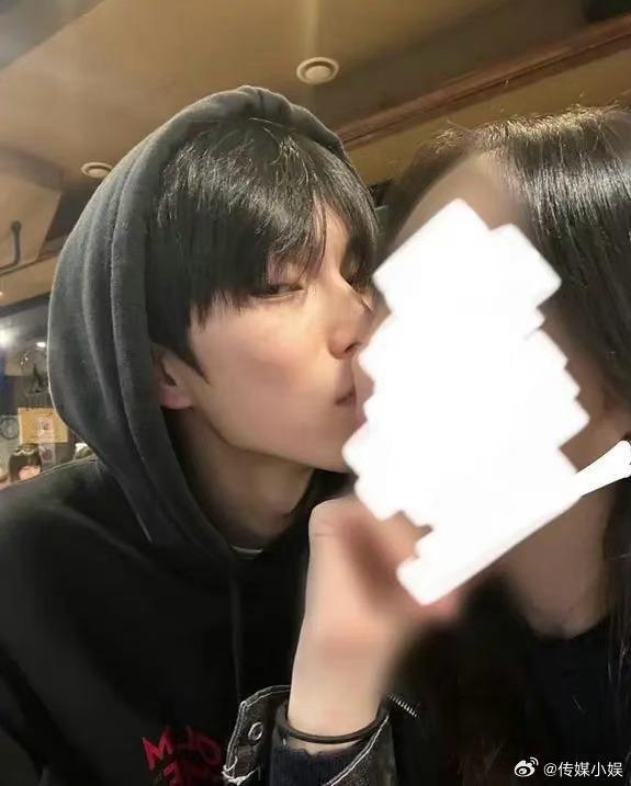 曝洪胜汉与女生亲密照 所在男团RIIZE将于下月出道