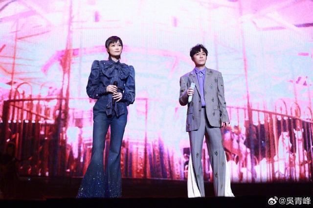 吴青峰晒与李宇春合照 发长文讲述当演唱会嘉宾感受