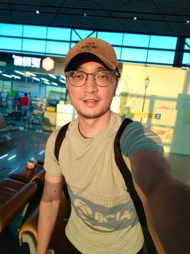 尼格买提回应节目录制受伤 表示自己“及时用脸刹了车”