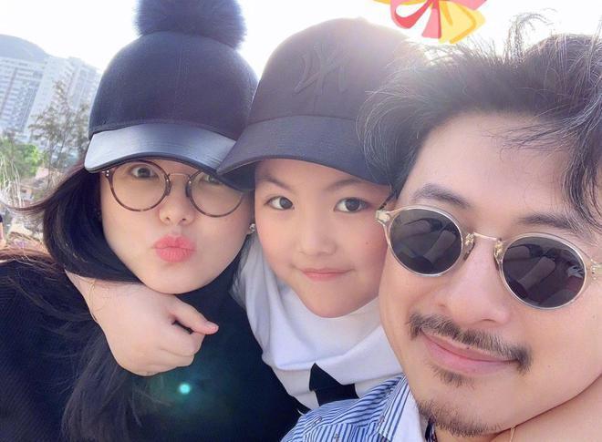 李湘13岁爱女王诗龄晒照又高又瘦 提万元名牌包包