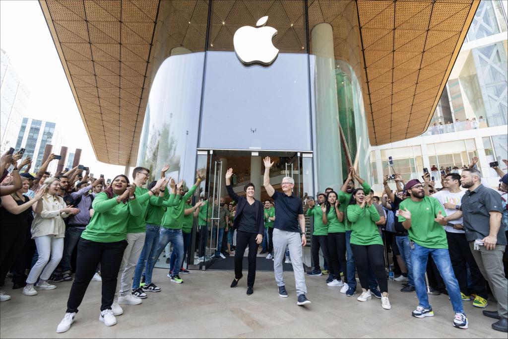 重面华为5G等挑战，iPhone 15系列「被迫」减产千万台