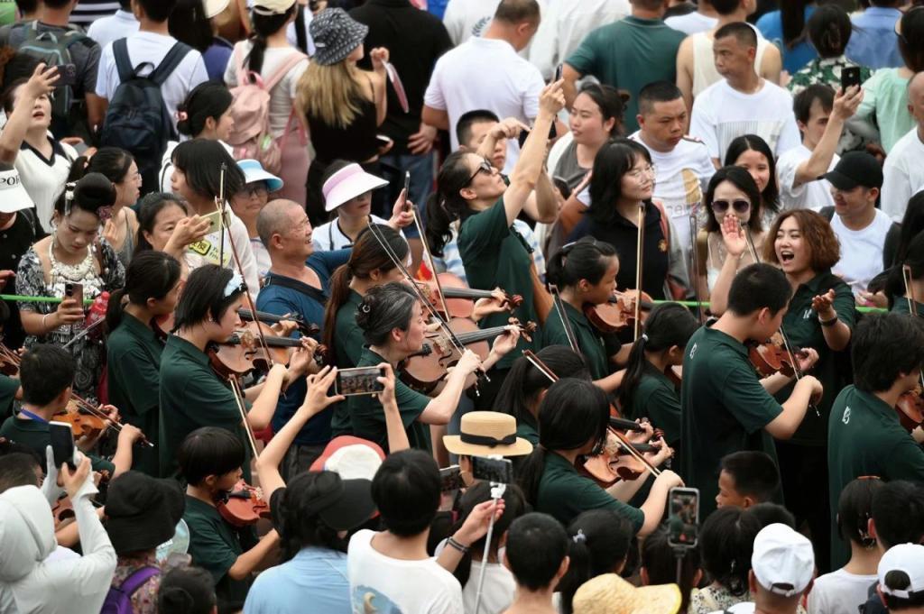 全国爆火的村超，千万别变质