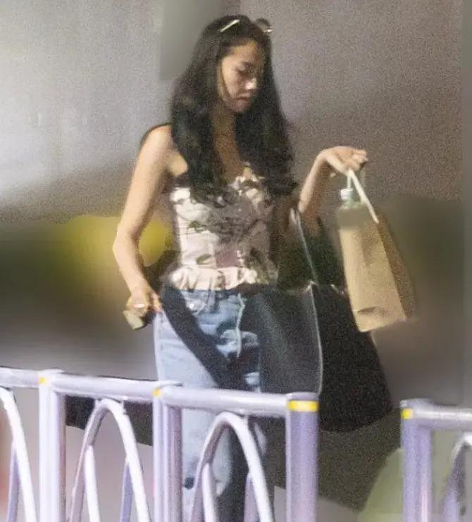 吸毒被捕4年后首次亮相，她离复出不远了？