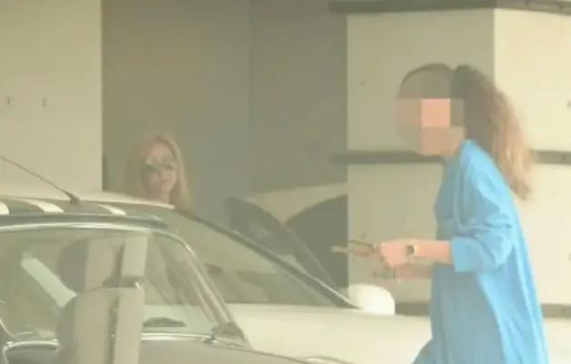 吸毒被捕4年后首次亮相，她离复出不远了？