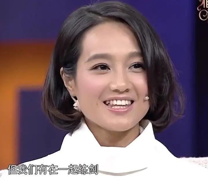 朱丹周一围，越看越假…