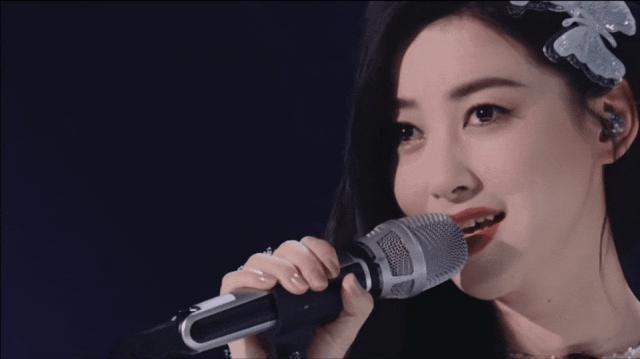 没非过也没丑过，朱珠的美貌和品位太能打了