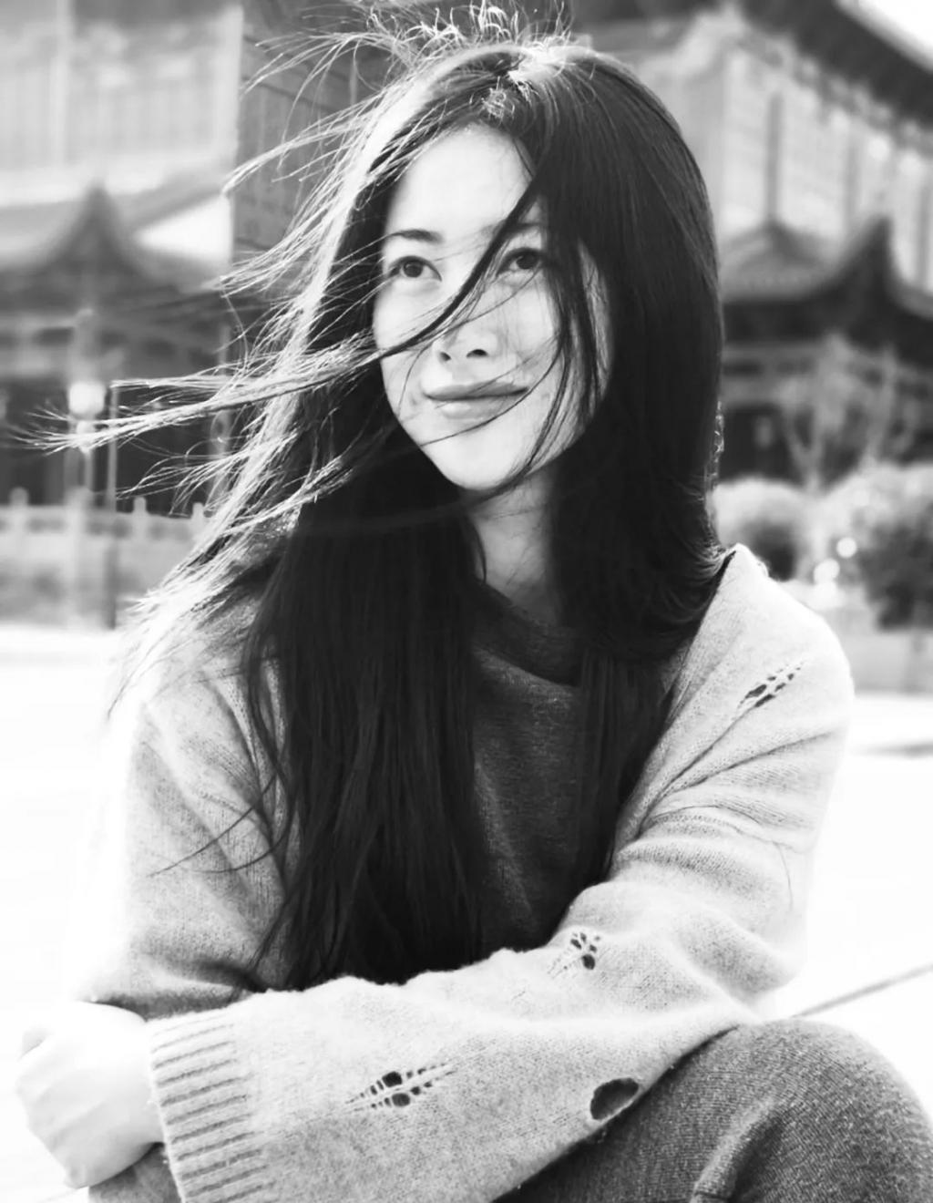 没非过也没丑过，朱珠的美貌和品位太能打了