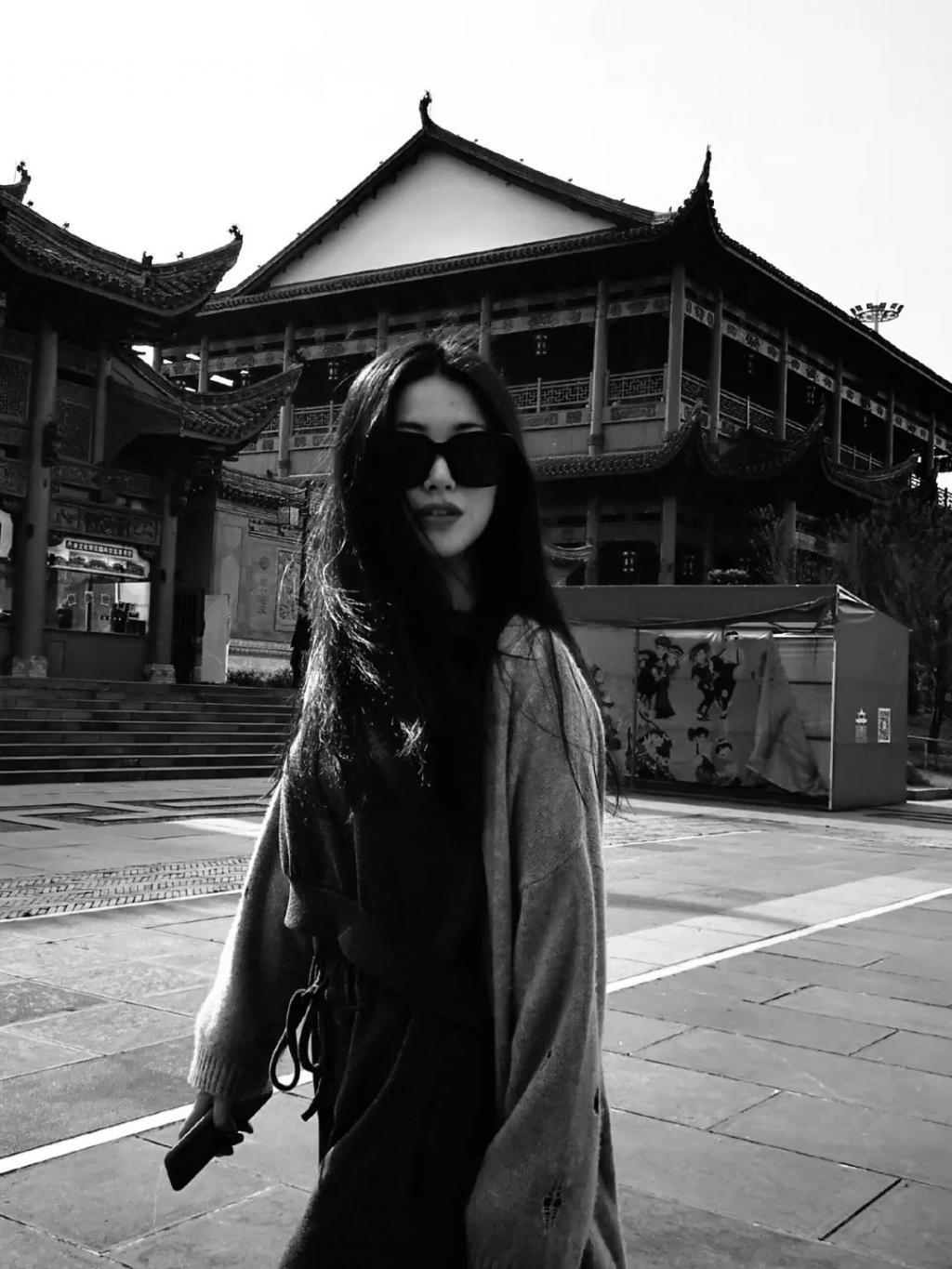 没非过也没丑过，朱珠的美貌和品位太能打了