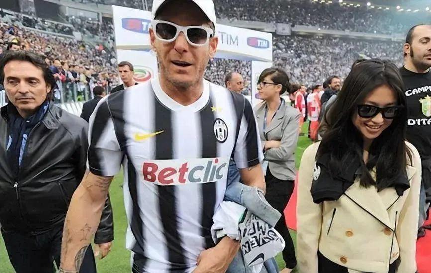 没非过也没丑过，朱珠的美貌和品位太能打了